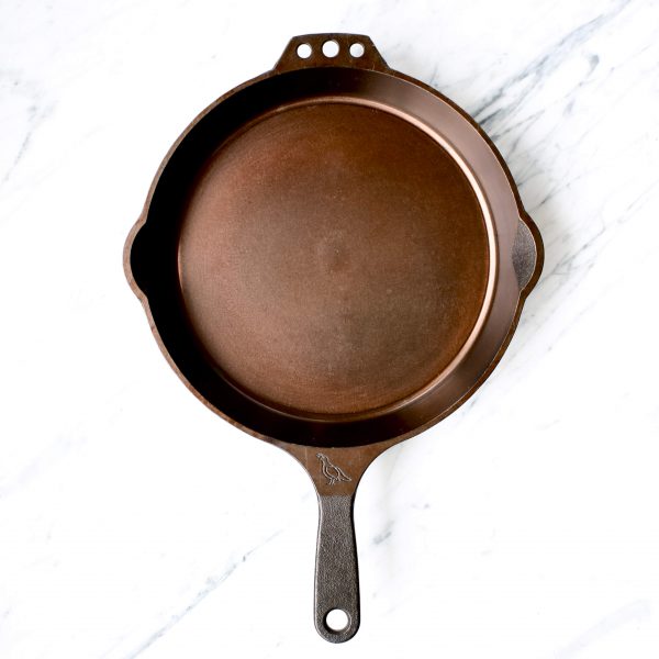 Smithey Ironware No. 10 Cast Iron Skillet (25cm) | The Barbecue Company