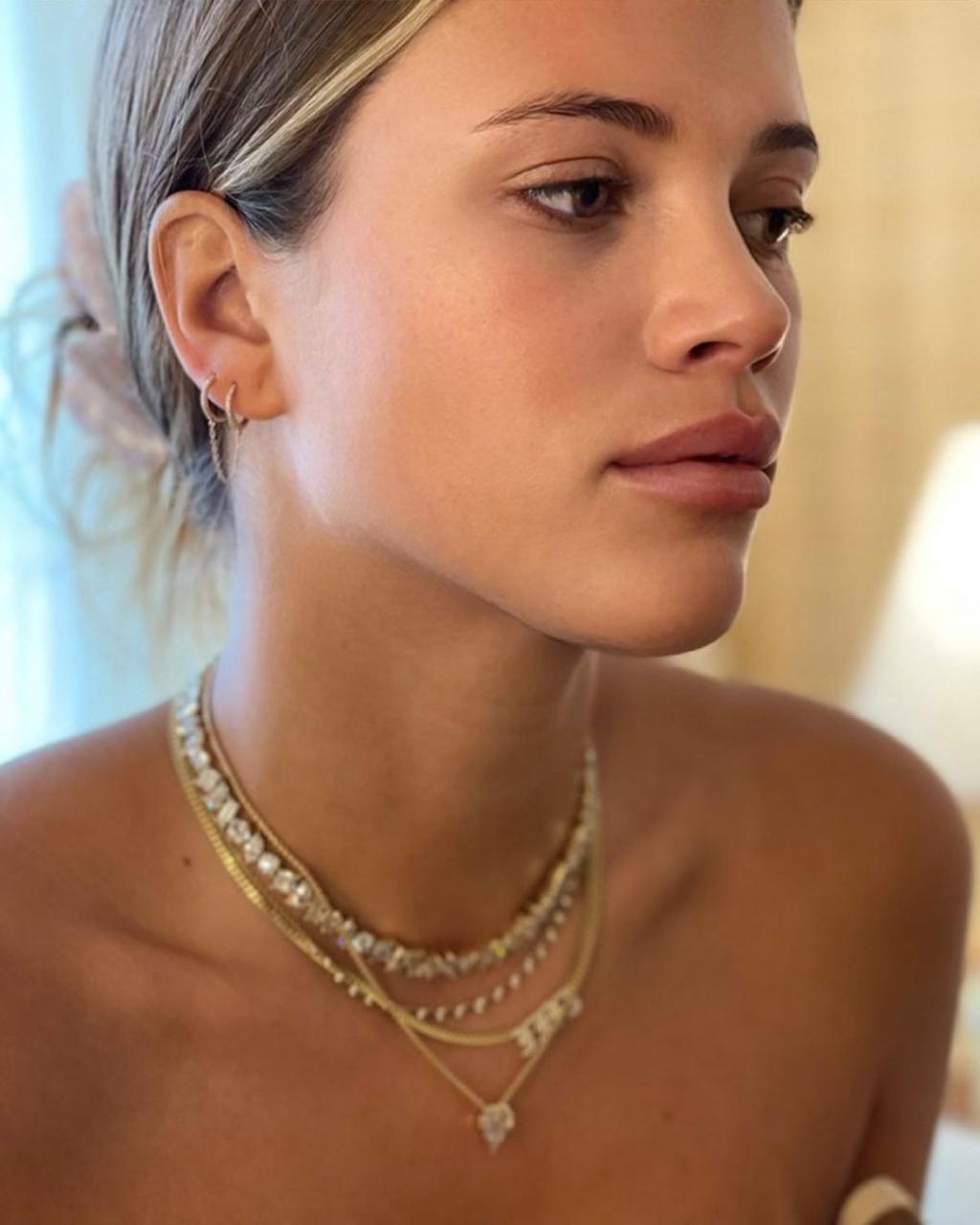 Sofia Richie on Instagram: “Spent my morning with @robzangardi and his diamonds 🤤” em 2021 | Looks