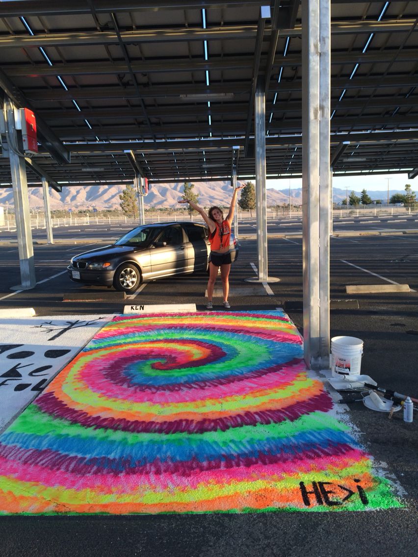 Senior Year parking spot '2016' easy spray paint idea | Parking spot painting, Parking lot