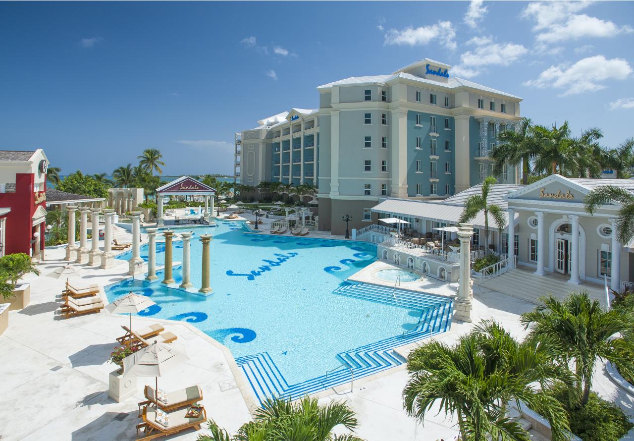 Regal, Meet Exotic: Sandals Royal Bahamian Spa Resort & Offshore Island | GOGO Vacations Blog