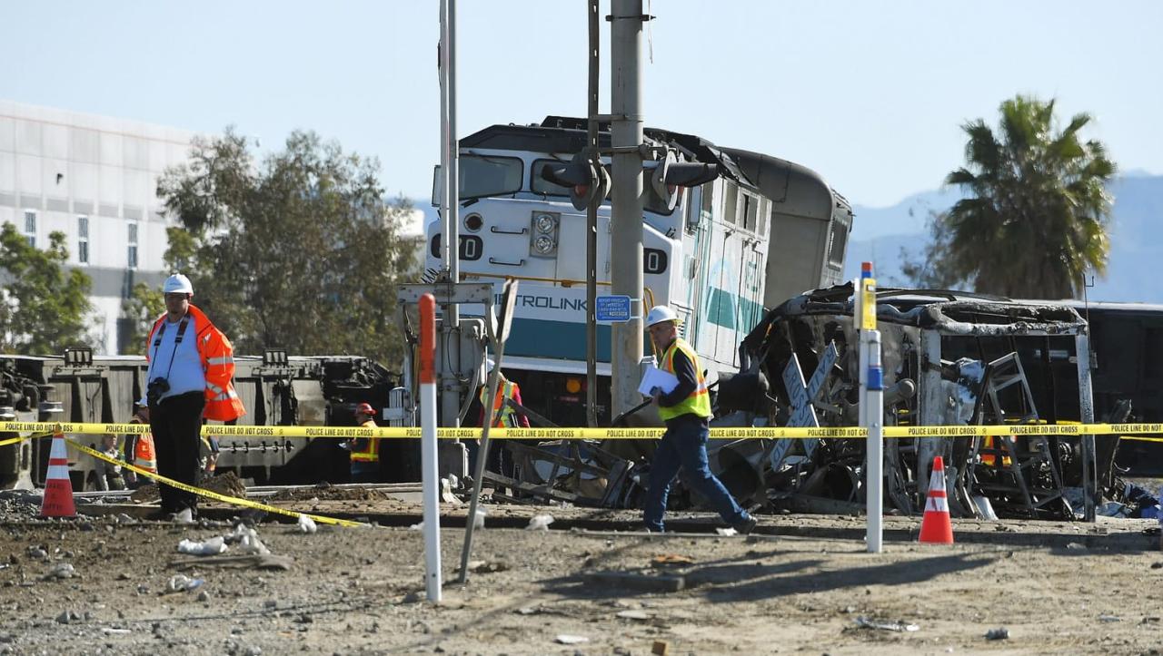 More than 30 hurt when California train crashes into abandoned truck - The Columbian