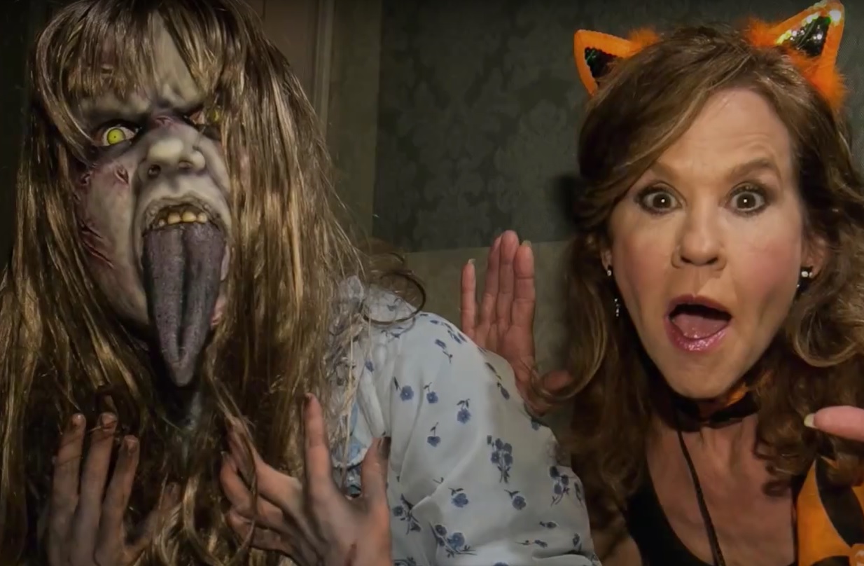 Watch Linda Blair Walk Through 'The Exorcist' Maze at Halloween Horror Nights - Bloody Disgusting