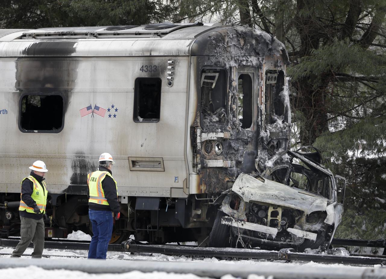 Preliminary report released on deadly commuter train crash in suburban NYC - CBS News