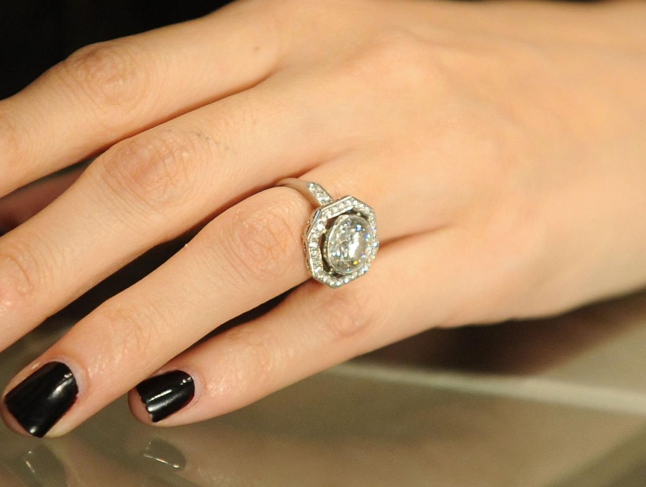Celebrity Engagement Ring Pictures: 10 Rings That You???ve Probably Never Seen | Glamour